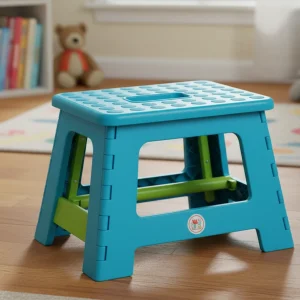 Children's folding stool manufactured using a 400-ton injection molding machine